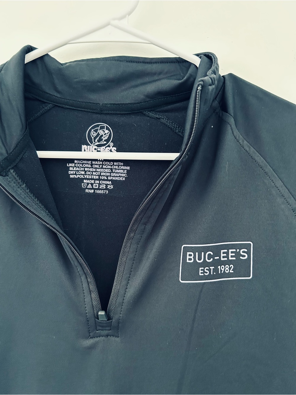 Buc-ee's Men's/Unisex Black Quarter-Zip Pullover Jacket - Picture 2 of 7